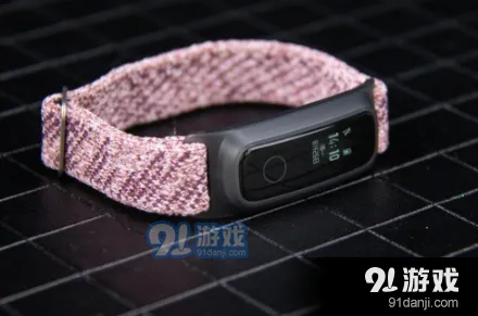 《京东》：荣耀手环5篮球版配置参数及价格全览